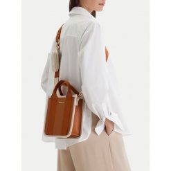 Torebka MEXX. Brązowe torebki do ręki damskie Mexx, bez wzorów, klasyczne, bez dodatków. Za 249.99 zł.