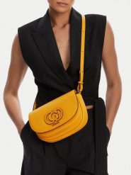 Guess Torebka Calebra HWBG95 36210 Żółty. Żółte listonoszki damskie Guess, z aplikacjami, ze skóry, bez dodatków. Za 449.99 zł.