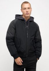 MUSTANG DANIEL BOMBER MĘSKA KURTKA ZIMOWA CIEPŁA EDGE BLACK 1014470 4142. Czarne kurtki męskie Mustang, na zimę, m, bez wzorów, bez kaptura. Za 329.99 zł.