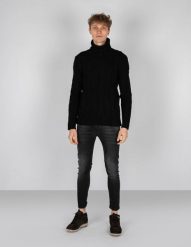 Xagon Man Sweter "Turtleneck" | A21081J10301 | Mężczyzna | Czarny. Czarne swetry przez głowę męskie Xagon, m, bez wzorów, z tkaniny, bez kołnierzyka. W wyprzedaży za 359.00 zł.