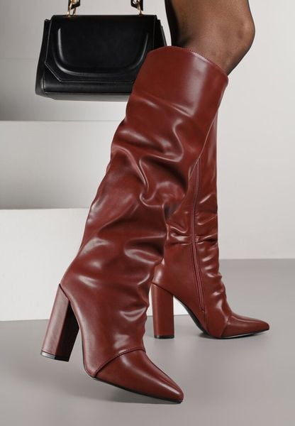 Bordowe Marszczone Kozaki na Słupkowym Obcasie z Noskiem w Szpic Badara. Czerwone kozaki damskie Renee, z jeansu, bez obcasa, na obcasie. Za 179.99 zł.