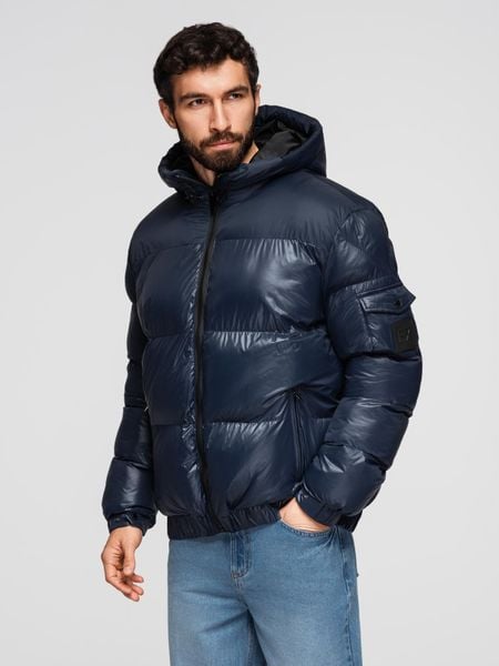 Ciepła kurtka męska puffer ze ściągaczami – granatowa V2 - Rozmiar: XL. Niebieskie kurtki męskie Ombre Clothing, na zimę, m, z aplikacjami, z gumy, z kapturem. W wyprzedaży za 119.99 zł.