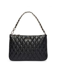 Guess Torebka PW7590 P6474 Czarny. Czarne kopertówki damskie Guess, z aplikacjami, ze skóry, bez dodatków. Za 264.99 zł.