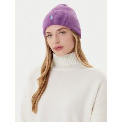 Czapka Polo Ralph Lauren. Fioletowe czapki i kapelusze damskie Polo Ralph Lauren, na zimę, bez wzorów. Za 449.99 zł.