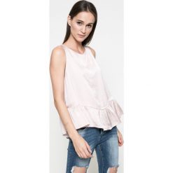 Answear - Bluzka Blossom Mood. Szare bluzki damskie ANSWEAR, z poliesteru, casualowe, z okrągłym kołnierzem. W wyprzedaży za 49.90 zł.