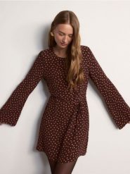 Sukienka mini w kropki - brązowy. Brązowe sukienki damskie Reserved, l, bez wzorów, z wiskozy, bez kołnierzyka, bez ramiączek, mini, rozkloszowane. Za 179.99 zł.