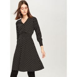 Sukienka w kropki - Czarny. Czarne sukienki damskie Reserved, w kropki. Za 119.99 zł.