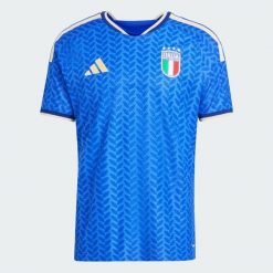 Koszulka domowa Włochy 26 Authentic. Niebieskie koszulki sportowe męskie Adidas, xl, bez wzorów, z dzianiny, bez kołnierzyka, bez ramiączek, do piłki nożnej, climacool (adidas). Za 649.00 zł.