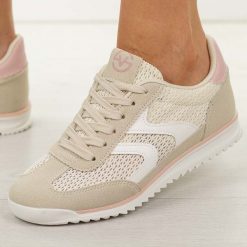 Beżowe sportowe półbuty damskie Vinceza 11675. Brązowe obuwie sportowe damskie VINCEZA, w ażurowe wzory, z dresówki. Za 149.00 zł.