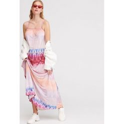 Sukienka z odkrytymi plecami - Wielobarwny. Sukienki damskie marki Reserved. Za 89.99 zł.