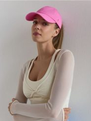 Czapka z daszkiem - intensywny róż. Czerwone czapki i kapelusze damskie Reserved, bez wzorów. Za 59.99 zł.
