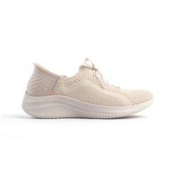 Buty do chodzenia damskie Skechers Slip-ins Ultra Flex 3.0. Brązowe trampki i tenisówki damskie Skechers, bez wzorów, z materiału, bez zapięcia. W wyprzedaży za 345.70 zł.