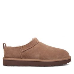 Śniegowce Ugg. Brązowe śniegowce i trapery damskie UGG. Za 679.99 zł.