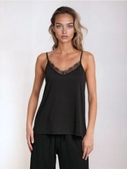 Bluzka na ramiączkach z ozdobną koronką - czarny. Czarne bluzki damskie Sinsay, l, bez wzorów, z koronki, bez kołnierzyka, bez ramiączek. Za 19.99 zł.