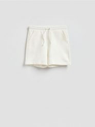 Szorty comfort fit - biały. Białe szorty męskie Reserved, l, bez wzorów, z bawełny. Za 89.99 zł.