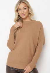 Beżowy Klasyczny Sweter z Dekoltem w Łódkę Rieline. Brązowe swetry damskie Born2be, m, bez wzorów, z jeansu, eleganckie, bez kołnierzyka, bez ramiączek, długie, bez kaptura. Za 99.99 zł.