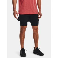 Spodenki męskie Under Armour Peak Woven 2in1. Czarne krótkie spodenki sportowe męskie Under Armour, m, bez wzorów, na fitness i siłownię. W wyprzedaży za 275.00 zł.