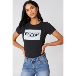Levi's T-shirt The Perfect Sportswear - Black. Czarne t-shirty damskie Levi's, z nadrukiem, z bawełny, z okrągłym kołnierzem. Za 80.95 zł.