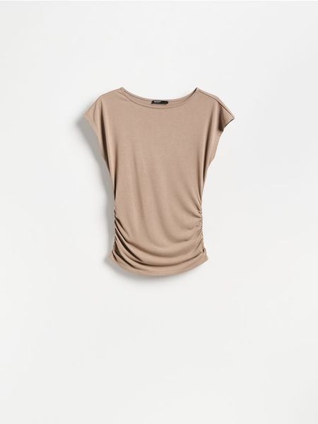 T-shirt z modalem - beżowy. Brązowe t-shirty damskie Reserved, l, bez wzorów, z dzianiny, bez kołnierzyka. Za 69.99 zł.