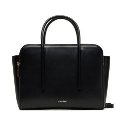 Torebka Calvin Klein. Czarne torebki do ręki damskie Calvin Klein, bez wzorów, klasyczne, bez dodatków. Za 839.99 zł.