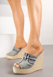 Niebieskie Klapki na Platformie i Koturnie Stylizowane na Denim Iveltia. Niebieskie klapki damskie Renee, z aplikacjami, z denimu, eleganckie, bez obcasa, na koturnie. Za 89.99 zł.