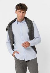 Jasnoniebieska koszula, Regular Fit, K-FEMO. Niebieskie koszule męskie Volcano, l, bez wzorów, z bawełny, casualowe, bez kołnierzyka, bez ramiączek. Za 149.99 zł.