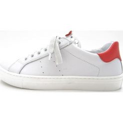 Skórzane sneakersy w kolorze białym. Trampki i tenisówki dziewczęce Obuwie dla dzieci. W wyprzedaży za 217.95 zł.