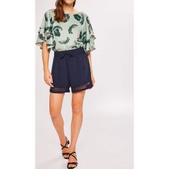 Tommy Hilfiger - Szorty. Szorty damskie marki Tommy Hilfiger. W wyprzedaży za 129.90 zł.