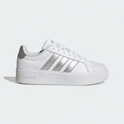 Buty Streettalk Bold. Białe obuwie sportowe damskie Adidas, bez wzorów, ze skóry. Za 299.00 zł.