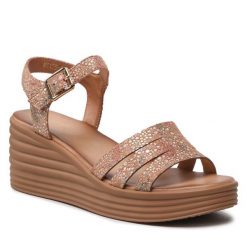 Sandały Clara Barson. Brązowe klapki damskie Clara Barson, bez wzorów, bez obcasa, na koturnie, bez zapięcia. Za 99.99 zł.