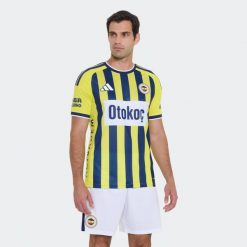 Koszulka podstawowa Fenerbahçe 2026/2027. Żółte koszulki sportowe męskie Adidas, na lato, l, bez wzorów, z dzianiny, bez kołnierzyka, bez ramiączek, do piłki nożnej, climacool (adidas). Za 439.00 zł.