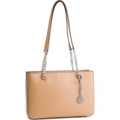 Torebka DKNY - Bryant R84A3915 Latte 263. Torebki do ręki damskie marki DKNY. Za 1,069.00 zł.