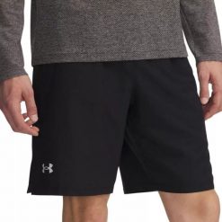 Szorty Under Armour Launch 7". Białe krótkie spodenki sportowe męskie Under Armour, bez wzorów, do biegania. Za 222.50 zł.