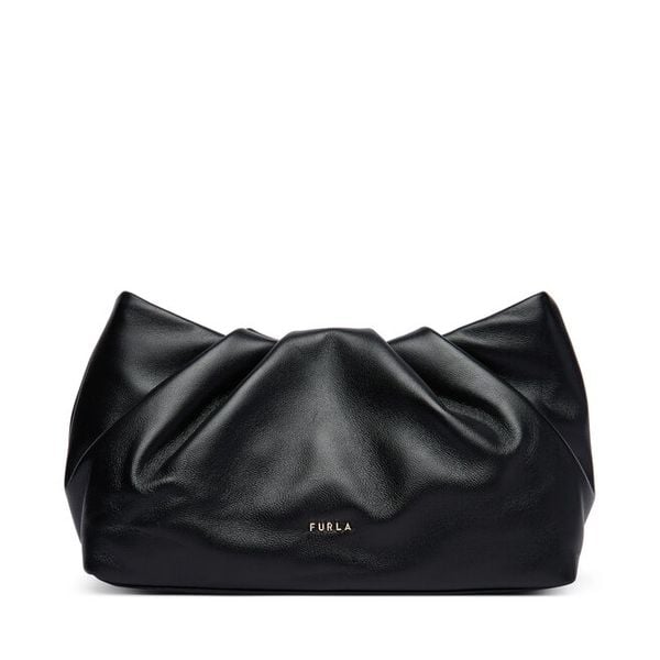 Torebka Furla. Czarne kopertówki damskie Furla, bez wzorów, bez dodatków. Za 919.99 zł.