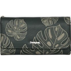 Desigual - Portfel dwustronny Attalea. Szare portfele damskie Desigual, z materiału. W wyprzedaży za 159.90 zł.