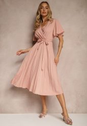 Różowa Sukienka Wiązana w Talii z Plisowaniem na Dole Dorseki. Czerwone sukienki damskie Renee, l, bez wzorów, eleganckie, bez kołnierzyka, bez ramiączek, midi, kopertowe. Za 44.99 zł.