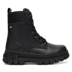 Trapery Tommy Hilfiger. Czarne buty zimowe chłopięce Tommy Hilfiger, bez wzorów, bez zapięcia. Za 339.99 zł.