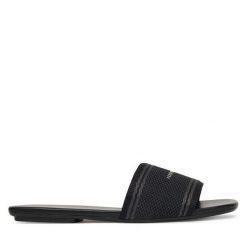 Klapki Armani Exchange. Czarne klapki damskie Armani Exchange, bez wzorów, bez obcasa. Za 519.99 zł.