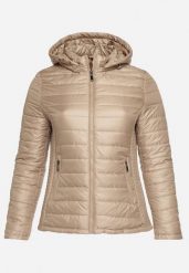 Ciemnobeżowa Pikowana Kurtka z Opinanym Kapturem i Wstawkami z Gumek Terilinde. Brązowe kurtki damskie Born2be, xl, bez wzorów. Za 149.99 zł.