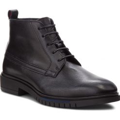 Kozaki TOMMY HILFIGER - Flexible Dressy Flat FM0FM01809 Black 990. Czarne kozaki męskie Tommy Hilfiger, z materiału, klasyczne. W wyprzedaży za 559.00 zł.