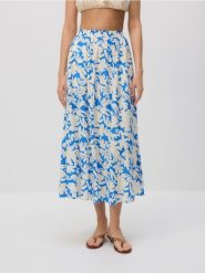 Spódnica midi z wiskozą - jasnoniebieski. Niebieskie spódnice damskie Reserved, l, bez wzorów, z tkaniny, midi, rozkloszowane. W wyprzedaży za 49.99 zł.