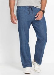 Lekkie spodnie z gumką w talii o kroju loose fit, prosta nogawka. Niebieskie jeansy męskie bonprix, na lato. Za 129.99 zł.