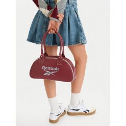 Torebka Reebok. Czerwone torebki do ręki damskie Reebok, bez wzorów, klasyczne, bez dodatków. Za 199.99 zł.