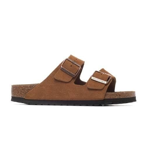 Klapki damskie Birkenstock Arizona Leve Mink. Brązowe klapki damskie Birkenstock, bez wzorów, z materiału, sportowe, bez obcasa. Za 551.10 zł.