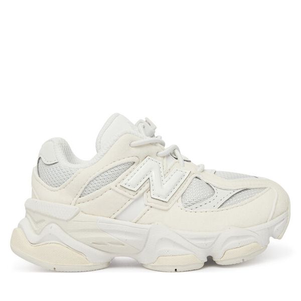 Sneakersy New Balance. Białe trampki i tenisówki chłopięce New Balance, bez wzorów, bez zapięcia. Za 399.99 zł.