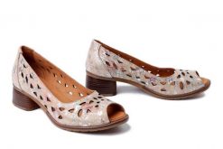 ARTIKER RELAKS 58C2101 beige, czółenka damskie. Brązowe czółenka damskie Artiker Relaks, w ażurowe wzory, ze skóry, bez obcasa, na obcasie, bez zapięcia. Za 274.90 zł.