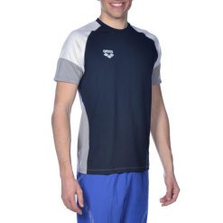 Koszulka techniczna Arena Team Line Tech Ss Raglan Tee. Niebieskie koszulki sportowe męskie Arena, xl, bez wzorów, bez kołnierzyka, bez ramiączek, na fitness i siłownię. Za 89.00 zł.