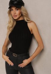 Czarny Top z Golfem i Wiskozą z Prążkowanego Materiału Lilithea. Czarne bluzki damskie Renee, s, bez wzorów, z jeansu, eleganckie, bez kołnierzyka, bez ramiączek. Za 69.99 zł.