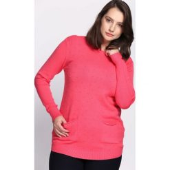 Koralowy Sweter Regularity. Pomarańczowe swetry damskie Born2be, na jesień. Za 79.99 zł.