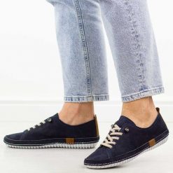 Granatowe skórzane półbuty damskie T.Sokolski 2948. Niebieskie półbuty damskie Sokolski, na jesień, bez wzorów, z jeansu, casualowe, z okrągłym noskiem, bez obcasa, na płaskiej podeszwie, bez zapięcia. Za 299.00 zł.